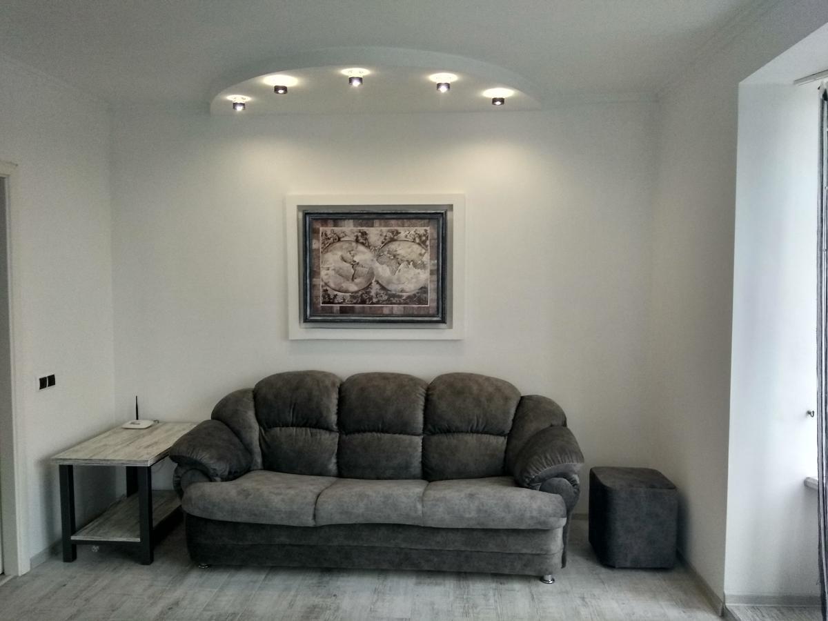 Home In Center With Jacuzzi Ivano-Frankivsk Exterior photo
